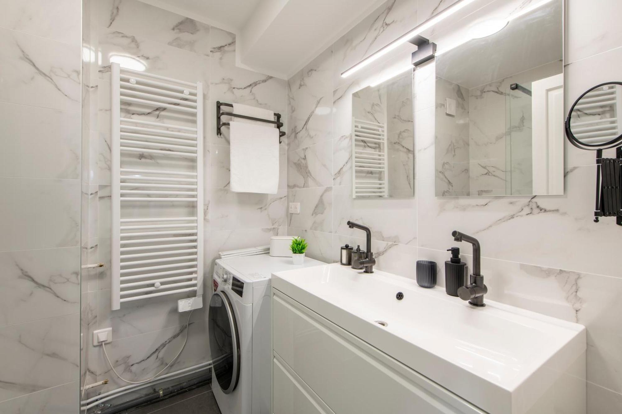 Stunning Montmartre - Amazing View - Fully Renovated Apartment Paris