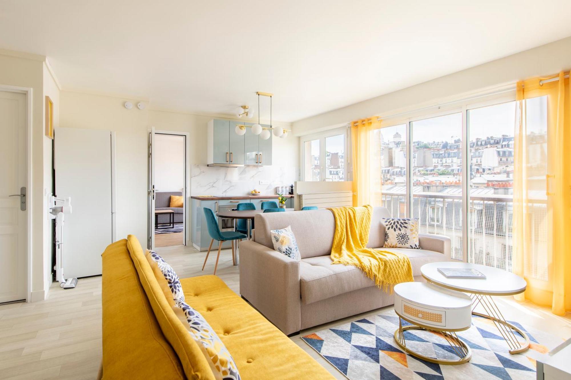 Stunning Montmartre - Amazing View - Fully Renovated Apartment